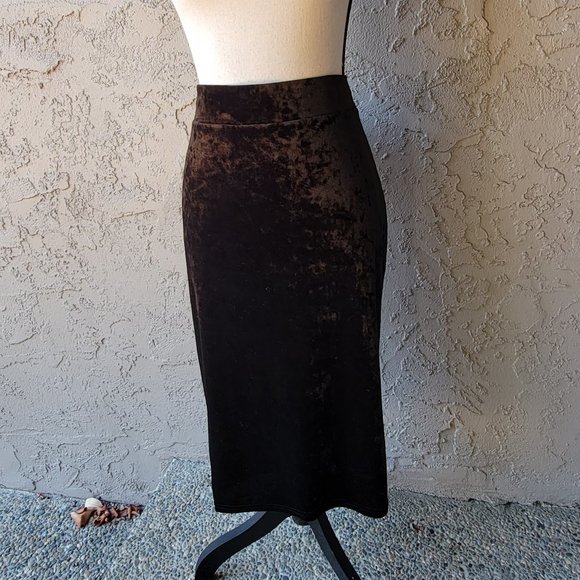 torrid Dresses & Skirts - Torrid Velvet Pencil Skirt sz 1